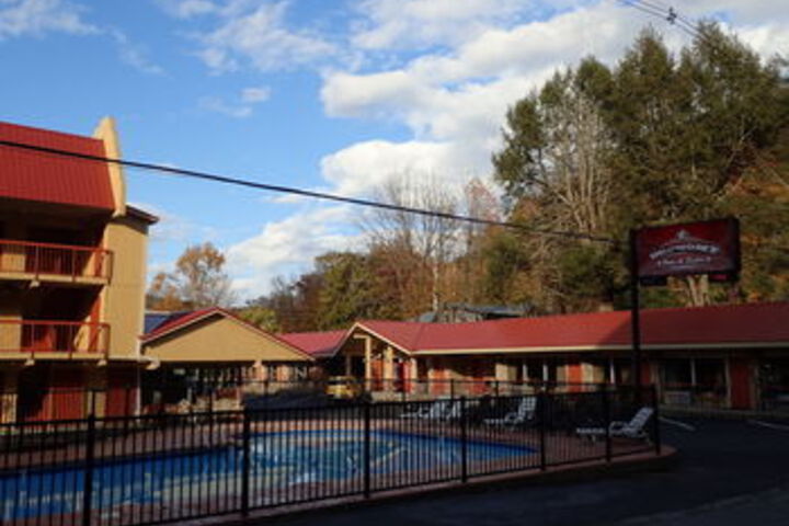 Pool 90 of 92