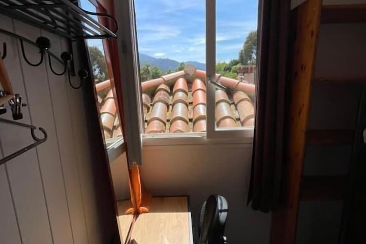 Room 28 of 87