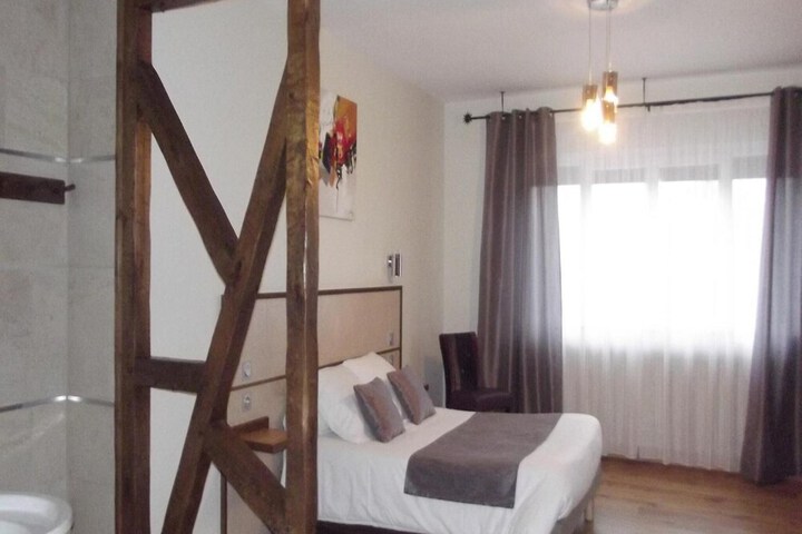 Room 8 of 42