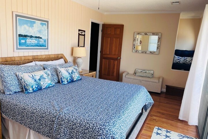 Room 12 of 74