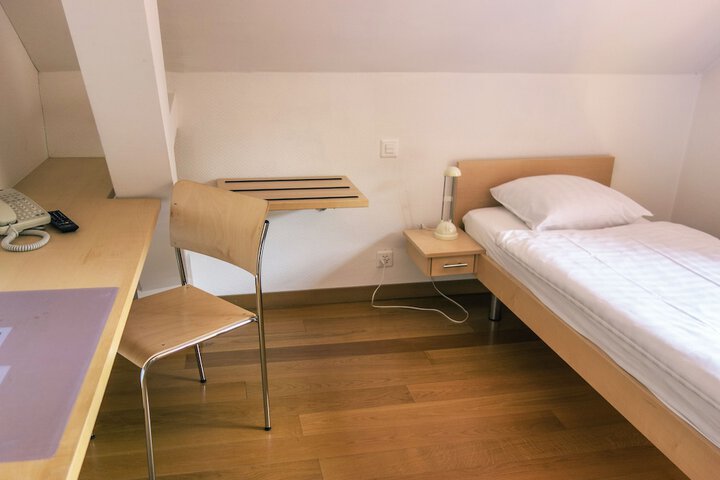 Room 7 of 59