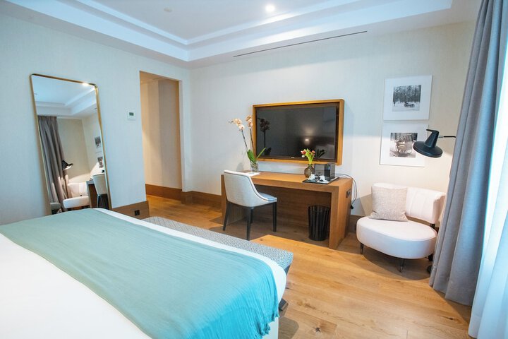 Room 14 of 64