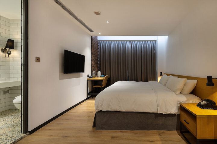Room 30 of 151