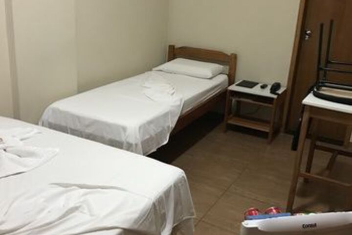Room 13 of 30