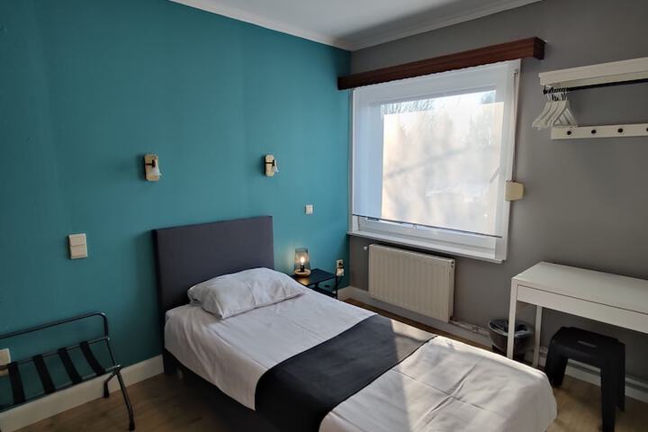 Room 14 of 37