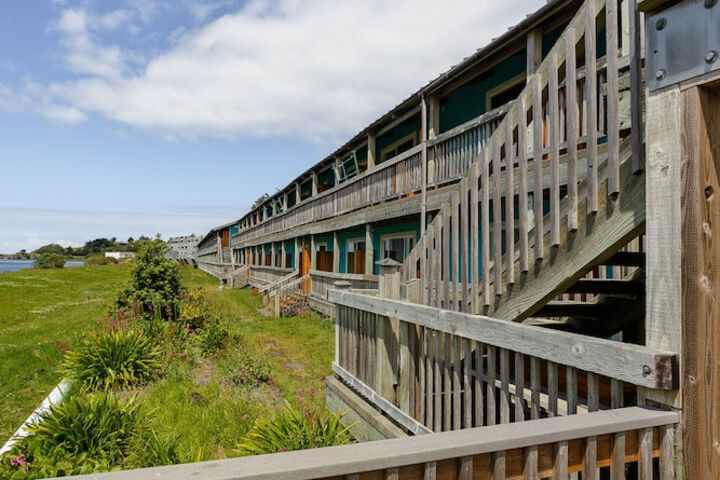 Hotel Exterior 122 of 130