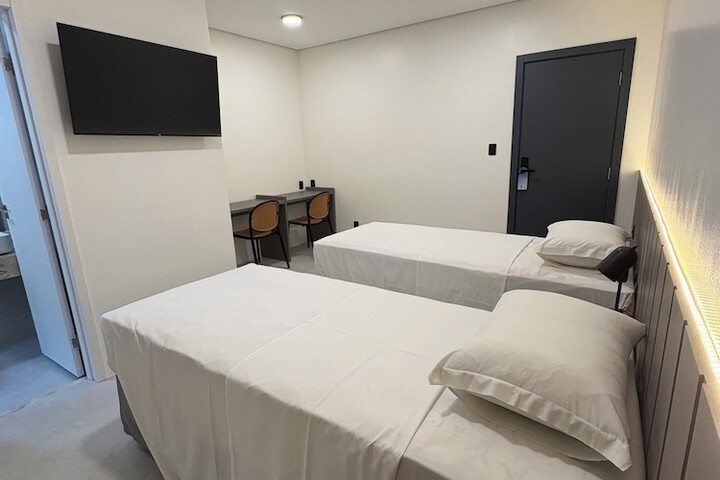 Room 7 of 44