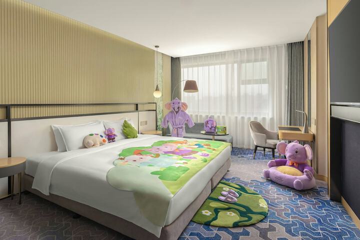 Room 18 of 40