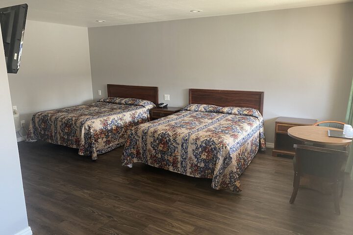 Room 9 of 37
