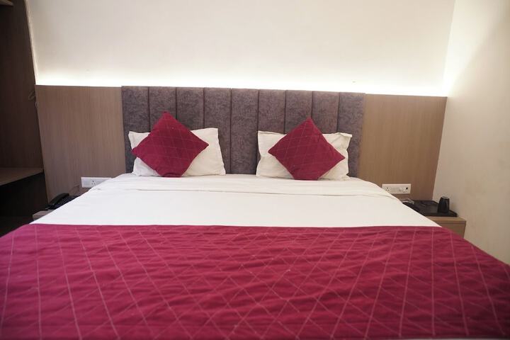 Room 4 of 13