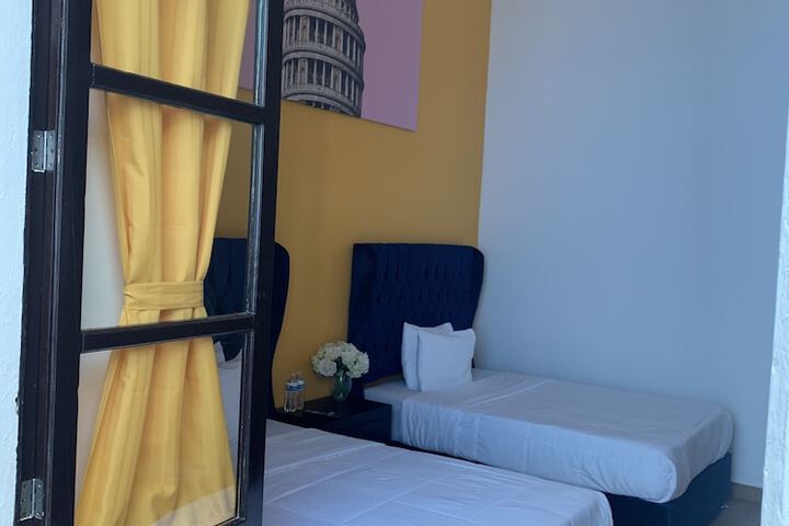 Room 6 of 37