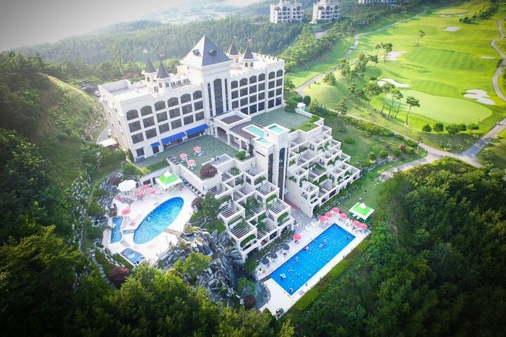 Hotel 76 of 79