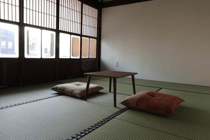 Room 16 of 41