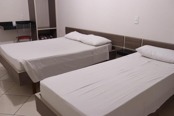 Room 4 of 18