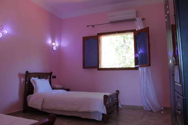 Room 9 of 48