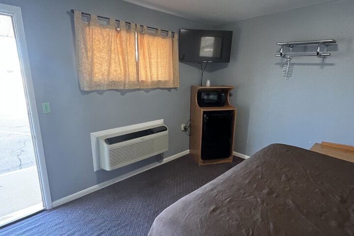 Room 2 of 26
