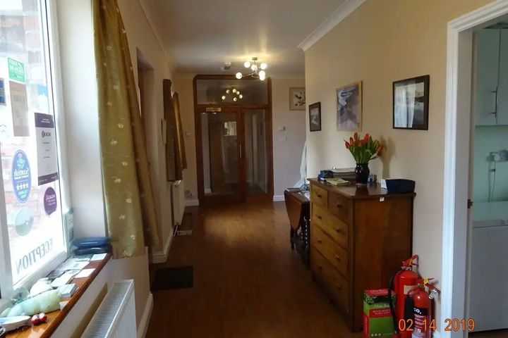 hotel_rooms