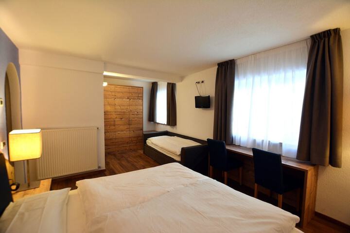 Room 7 of 40