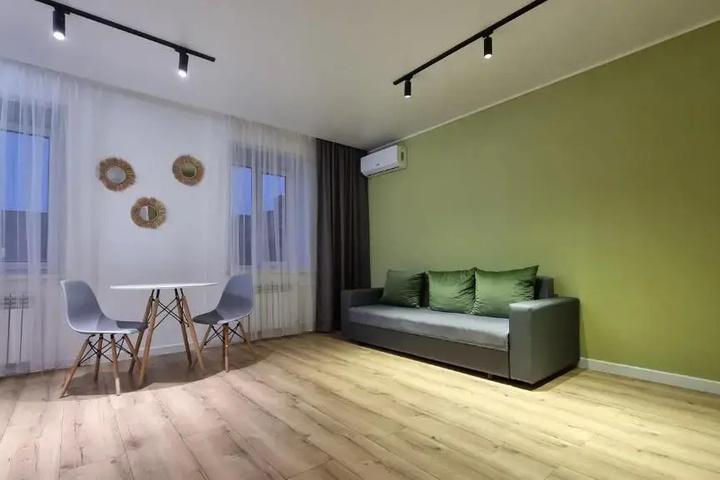 Room 4 of 10