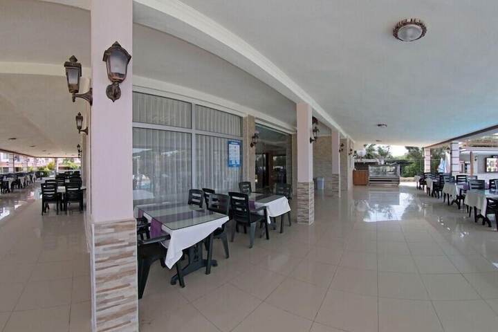 Hotel Interior 4 of 27