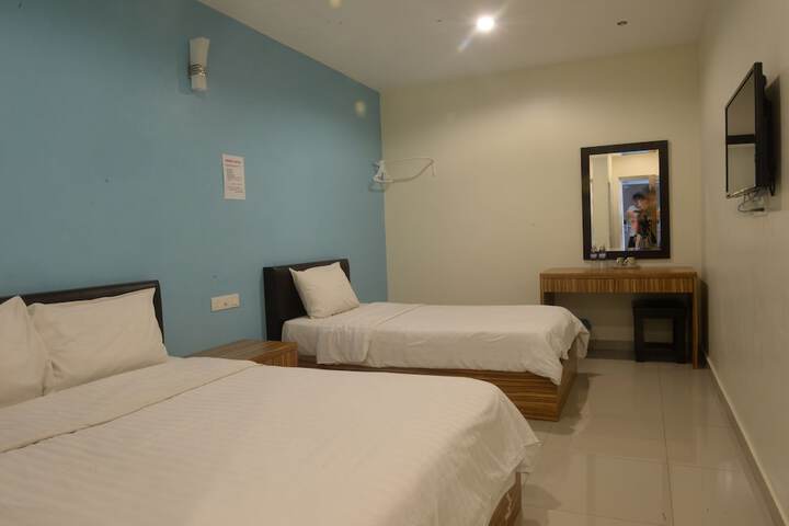 Room 10 of 25