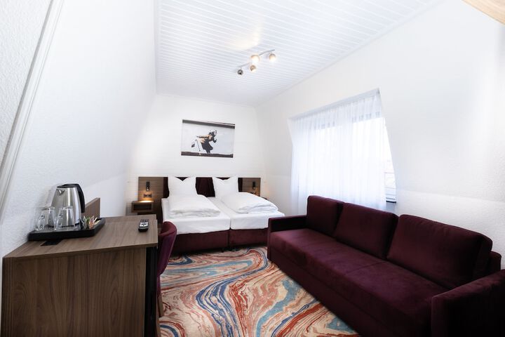 Room 32 of 84