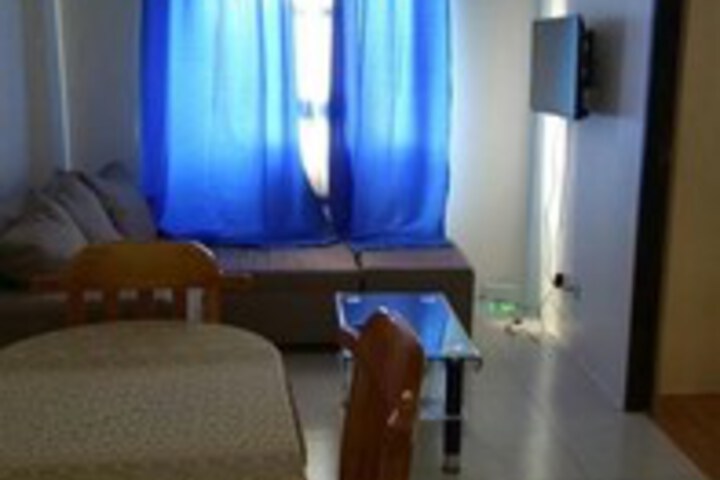 Room 13 of 30