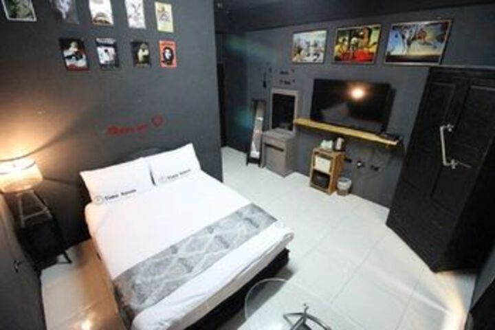 Room 16 of 44