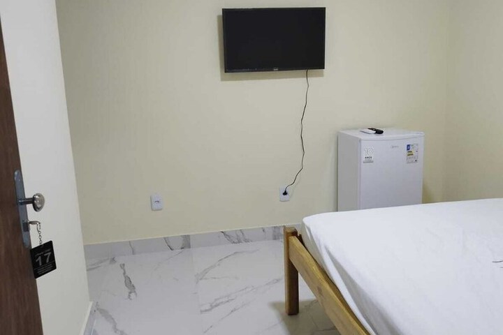 Room 9 of 15