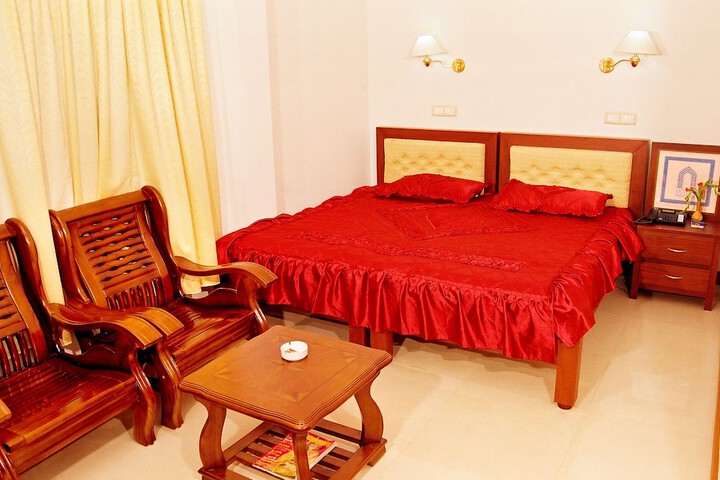 Room 3 of 9