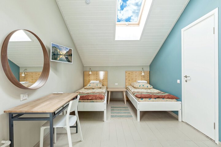 Room 10 of 49