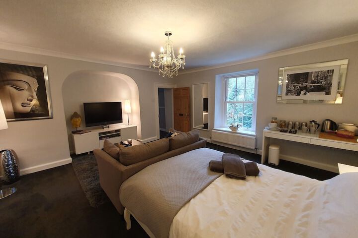 Room 16 of 24