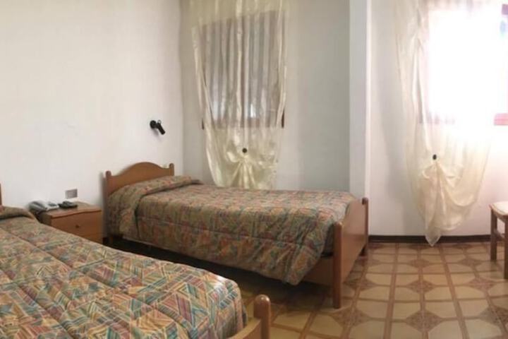 Room 14 of 32
