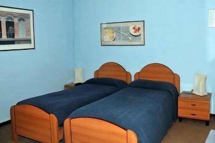 Room 9 of 53