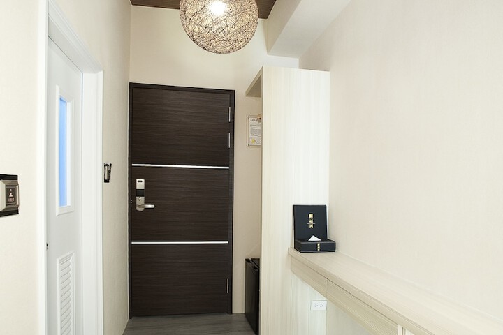 Room 10 of 38