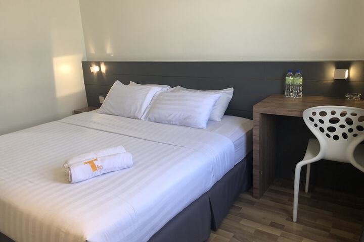 Room 8 of 20