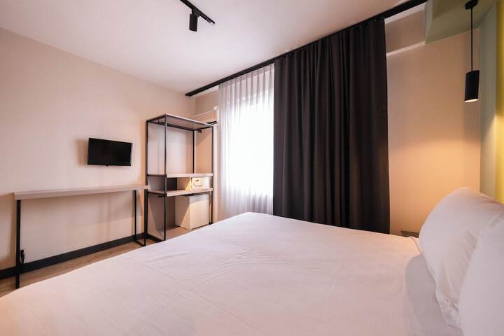 Room 37 of 82