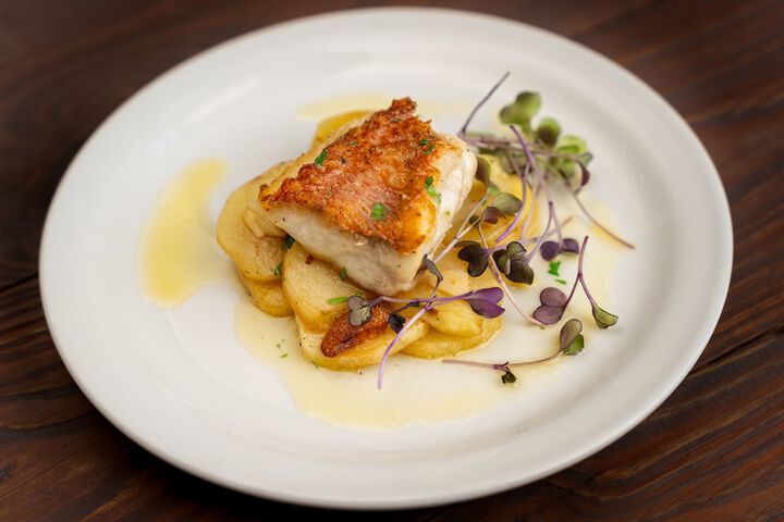 Dining 44 of 61