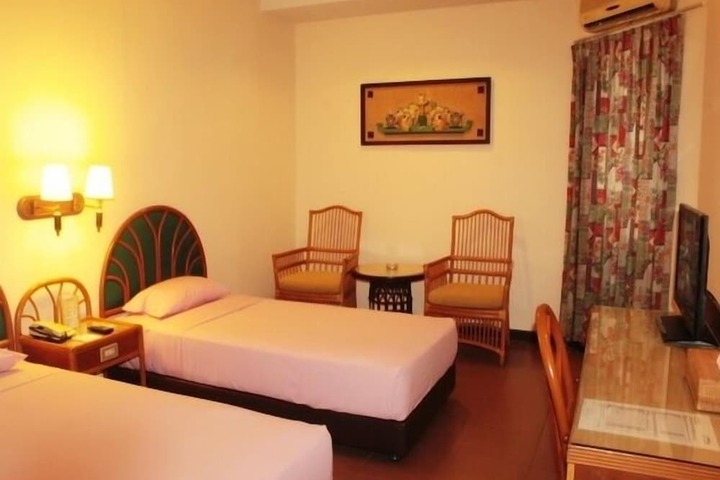 Room 8 of 21