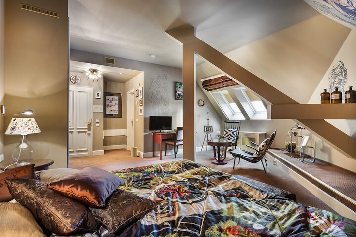 Room 25 of 52