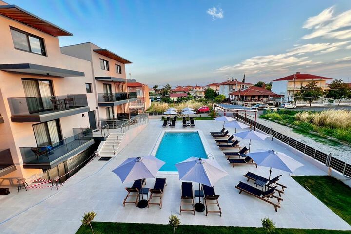 Pool 54 of 82
