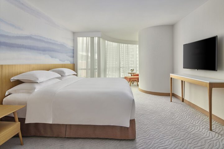 Room 5 of 125