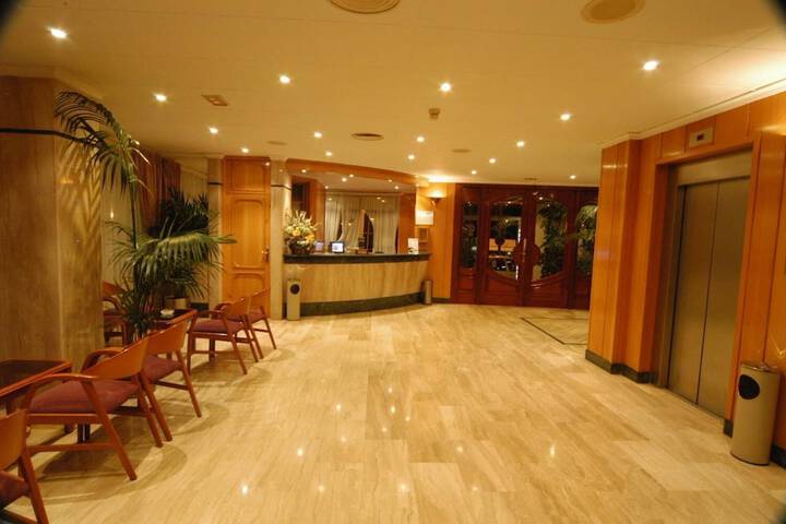 Hotel Interior 4 of 47