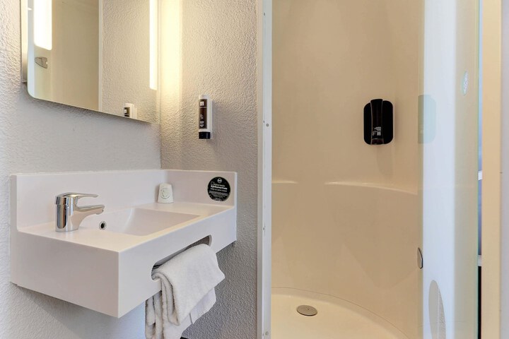 Room 20 of 36