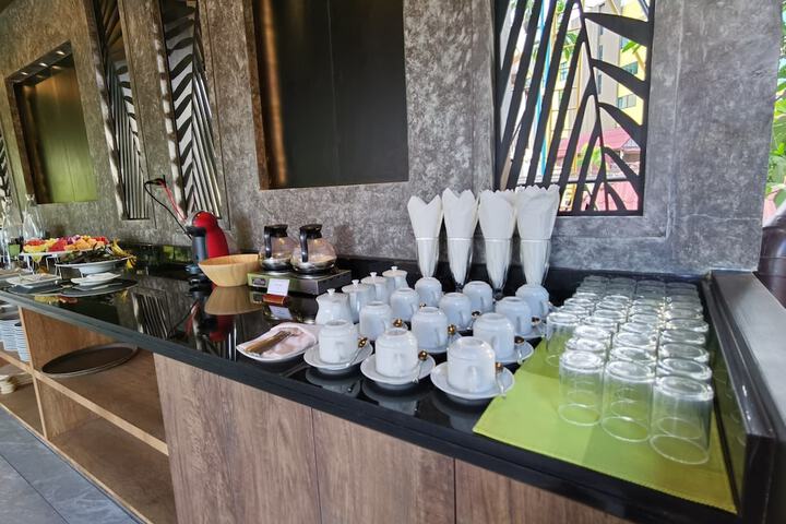 Dining Photos