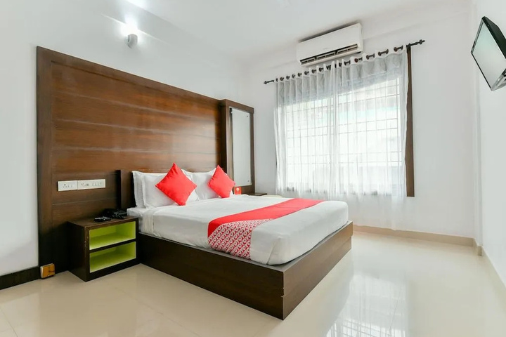 Room 7 of 16
