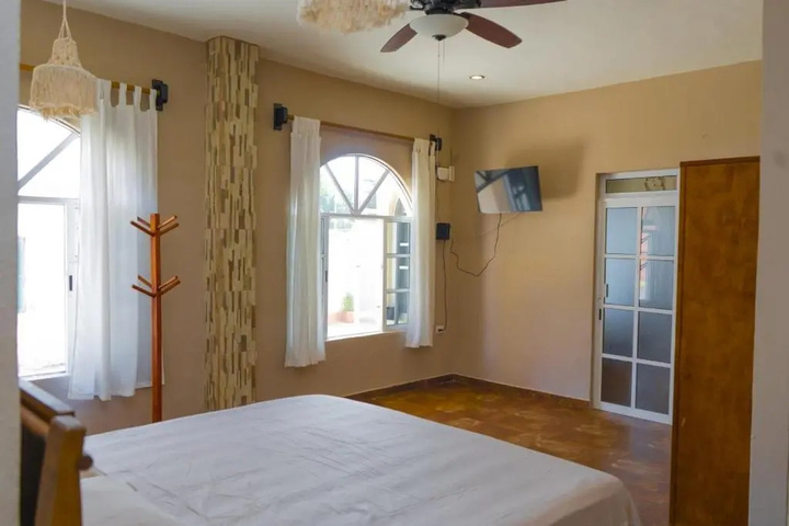 Room 2 of 6