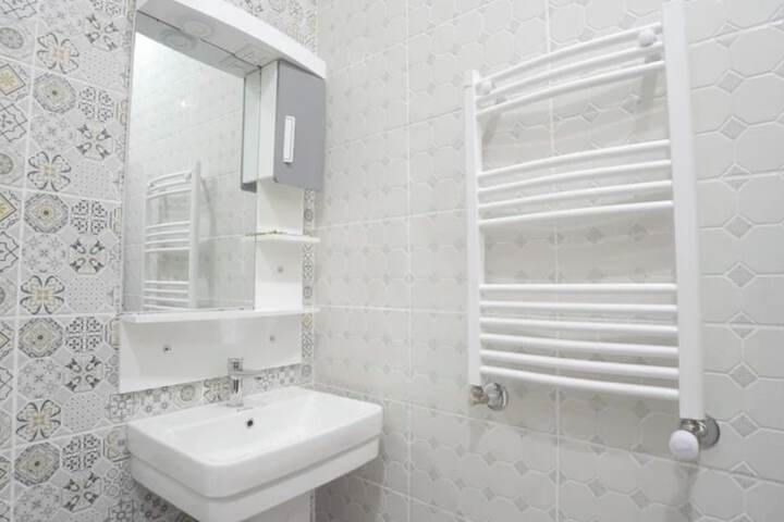 Room 7 of 14