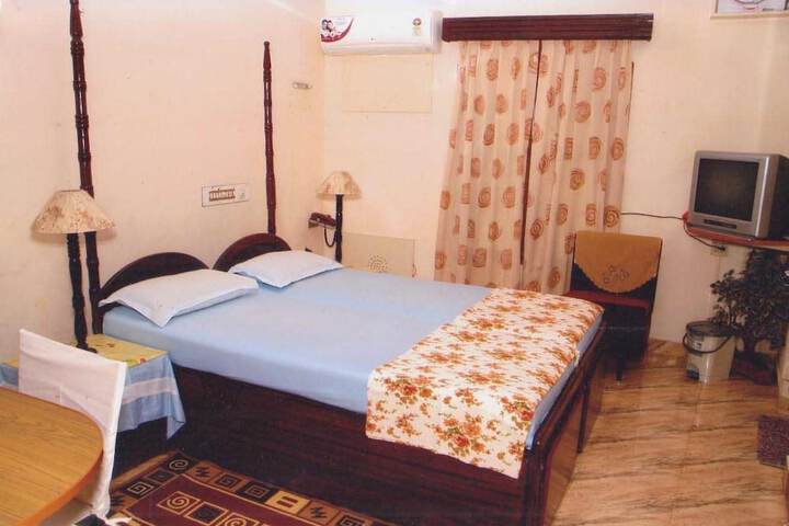 Room 5 of 50