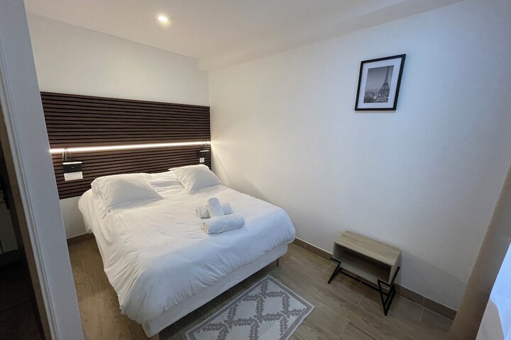 Room 10 of 22